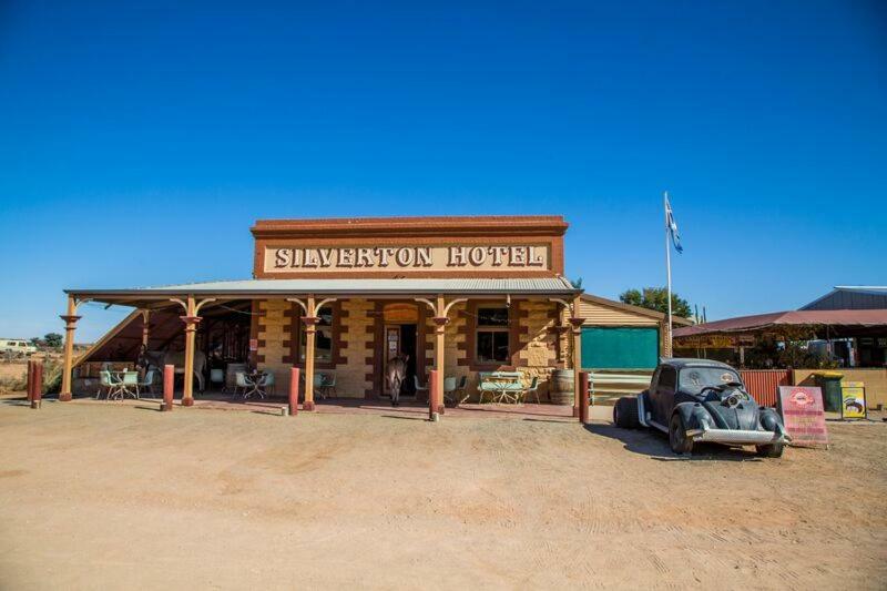 The Silverton Hotel Exterior foto